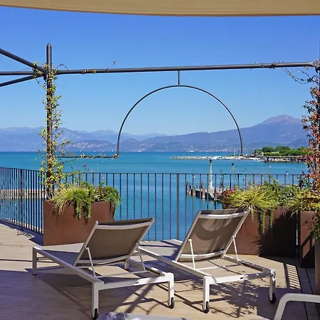 Riviera Carducci Rooms-3